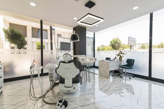 Slider image (4) Cerrahi Group Dental Clinic